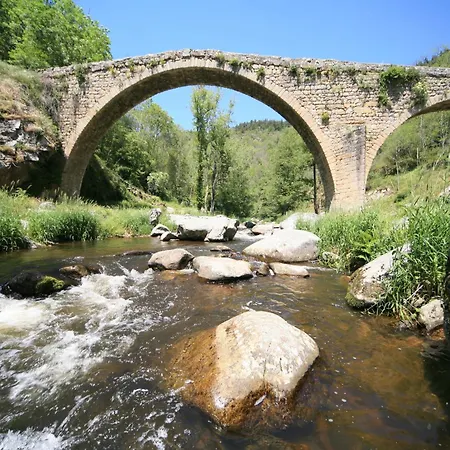 Logis Restaurant Les Rives De L'arzon 2* Vorey