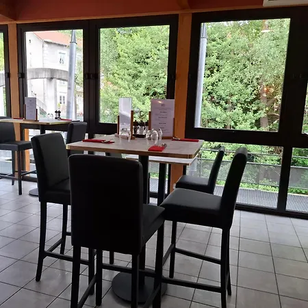 Hotel Logis Restaurant Les Rives De L'arzon