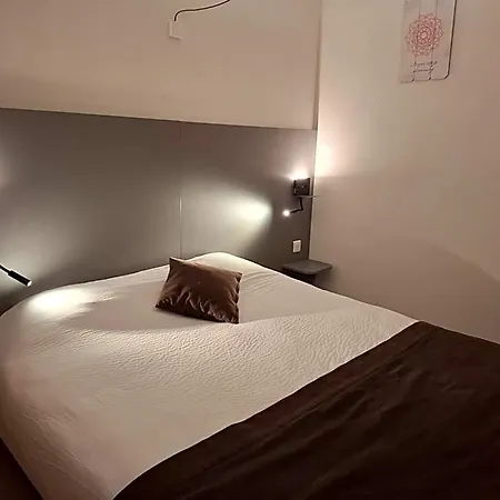 Logis Restaurant Les Rives De L'arzon 酒店 3*