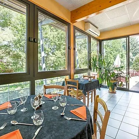 Logis Restaurant Les Rives De L'arzon 沃雷