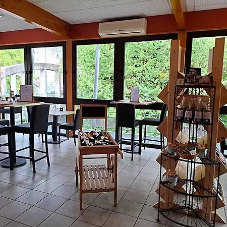 Logis Restaurant Les Rives De L'arzon Hotell 3*