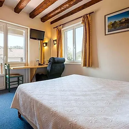 Logis Restaurant Les Rives De L'arzon 酒店 3*