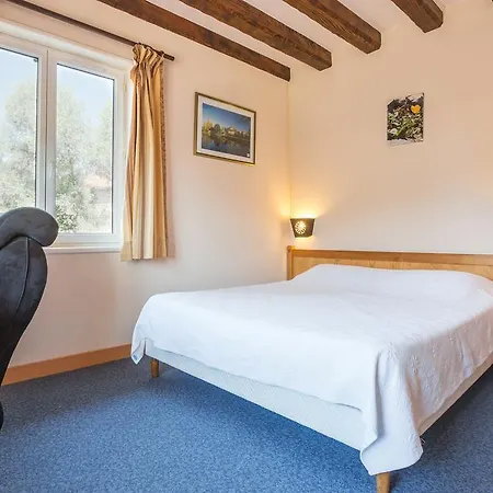 Logis Restaurant Les Rives De L'arzon