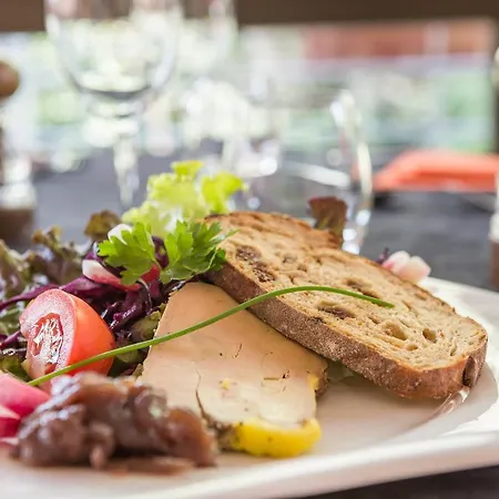 Logis Restaurant Les Rives De L'arzon 沃雷
