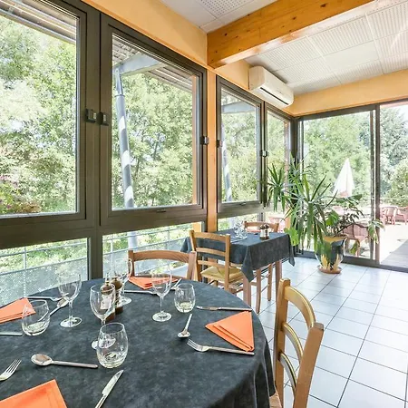 Hotell Logis Restaurant Les Rives De L'arzon Vorey